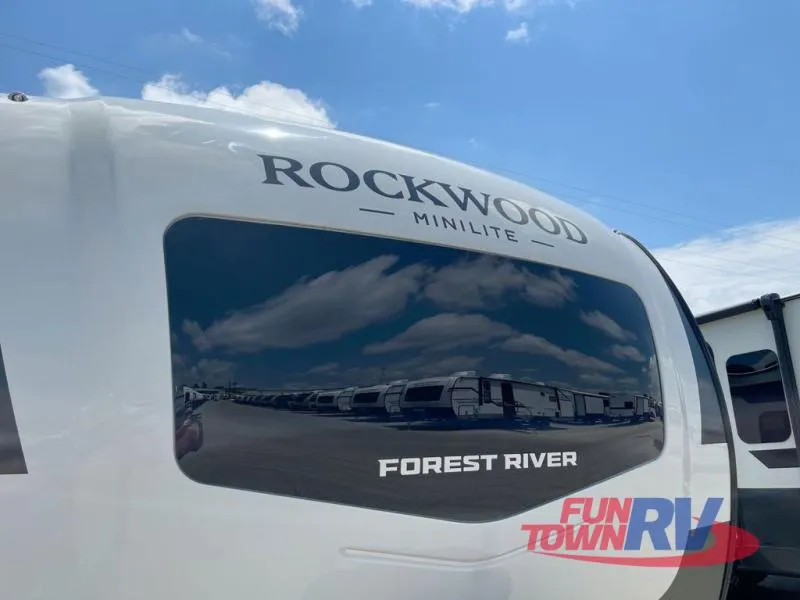 2026 Forest River Rockwood Mini Lite 2109S - Photo 3