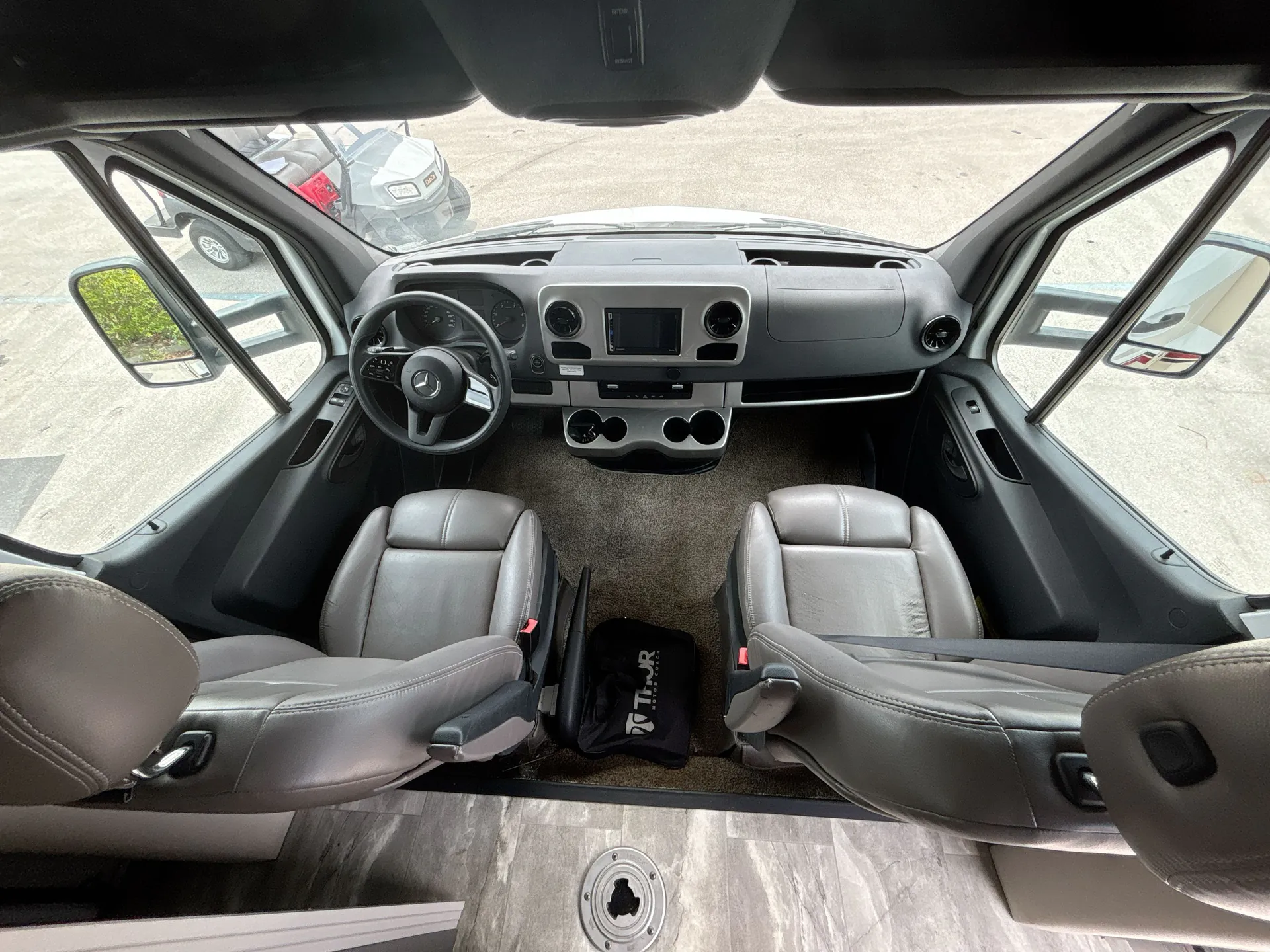2022 Thor Motor Coach Quantum Sprinter MB24 — living area main