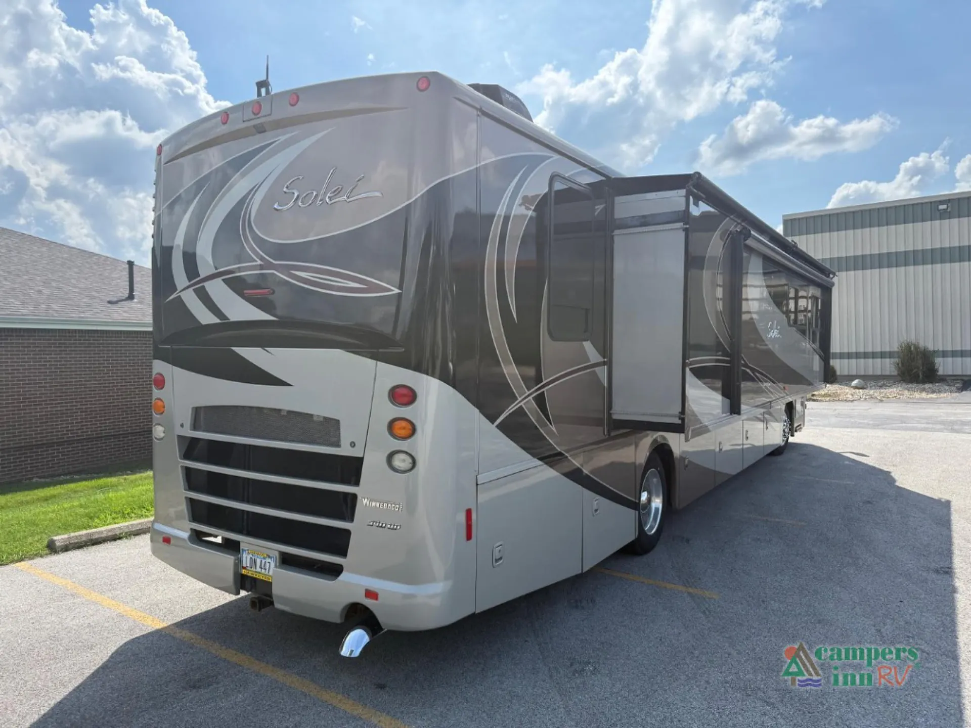 2015 Winnebago Solei 38R - Photo 4