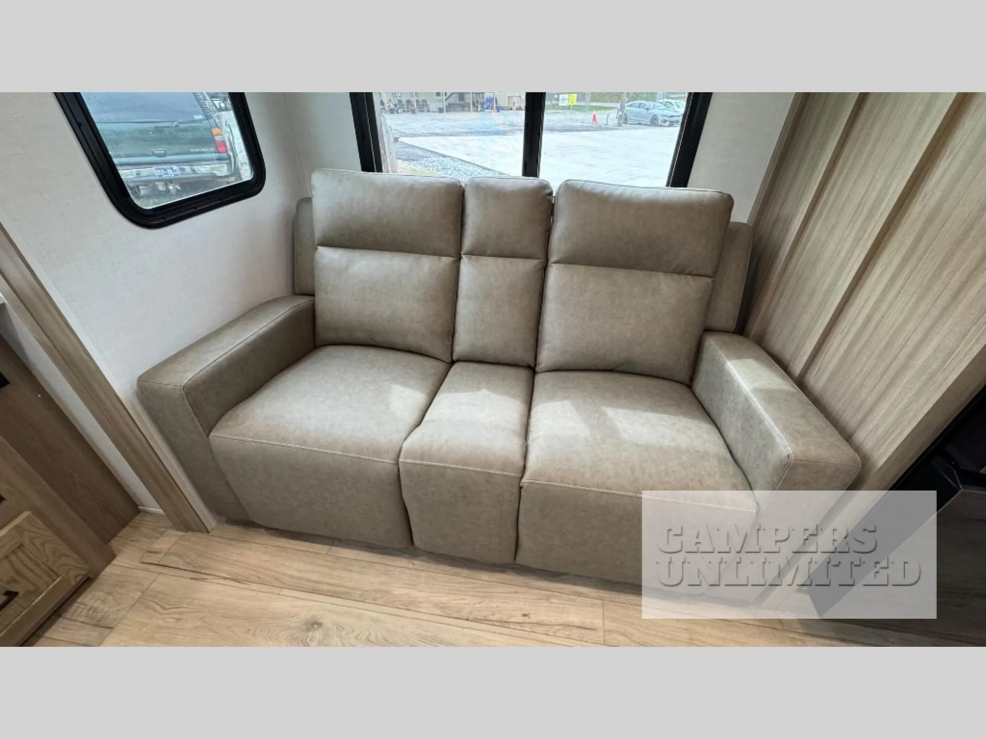 2027 Forest River Rockwood Ultra Lite 2618RD — Photo 5