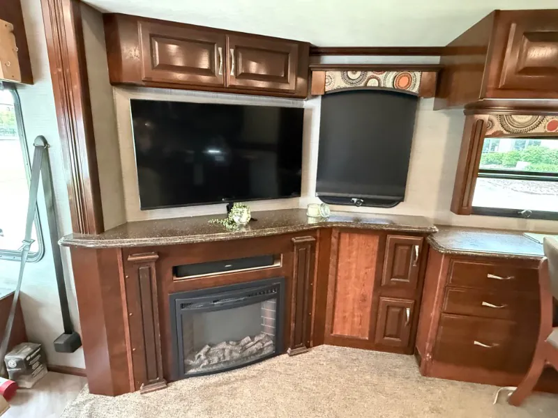 2018 Fleetwood Pace Arrow LXE 37R, Photos photo 6