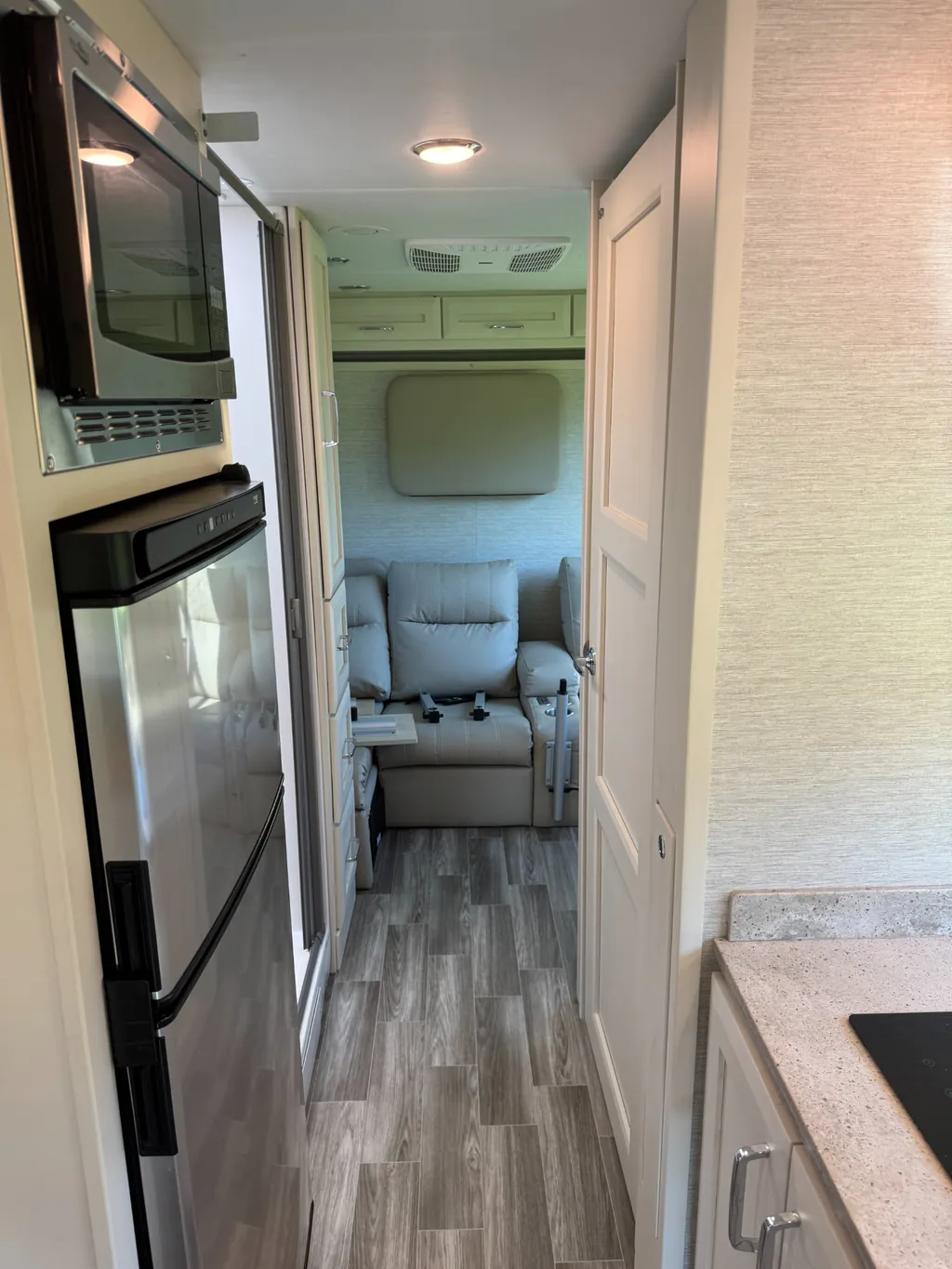2024 Tiffin Wayfarer 25 RLW, Photos photo 40