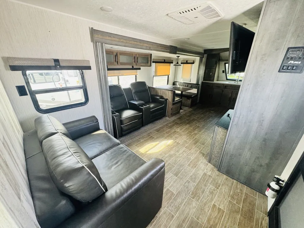 2020 Forest River Puma 31FKRK, Photos photo 17