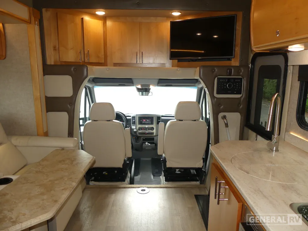 2017 Tiffin Wayfarer 24 QW, Photos photo 4
