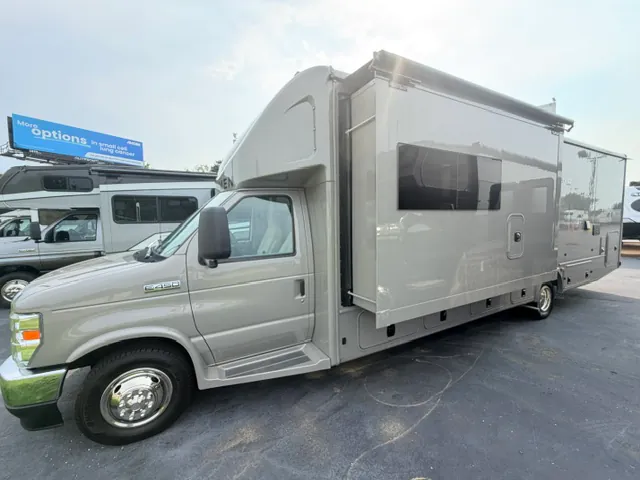 2026 Coachmen Concord 321DS - Photo 4