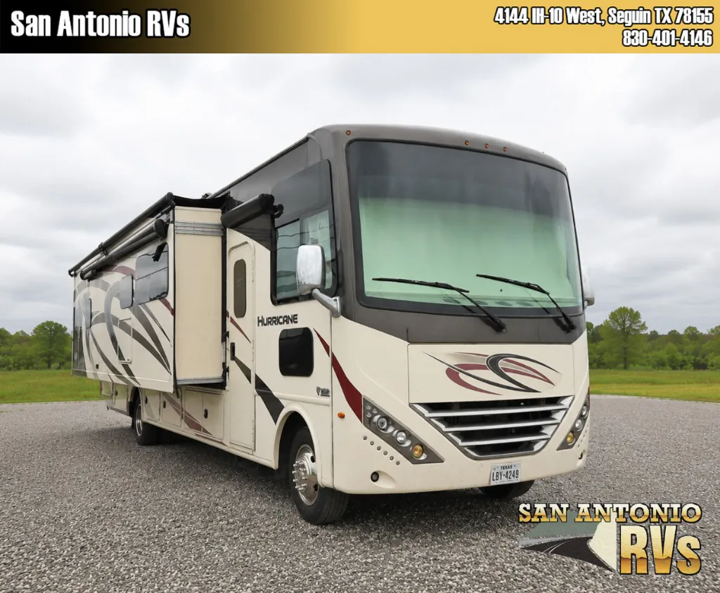 2019 Thor Motor Coach Hurricane 34R - Photo 2