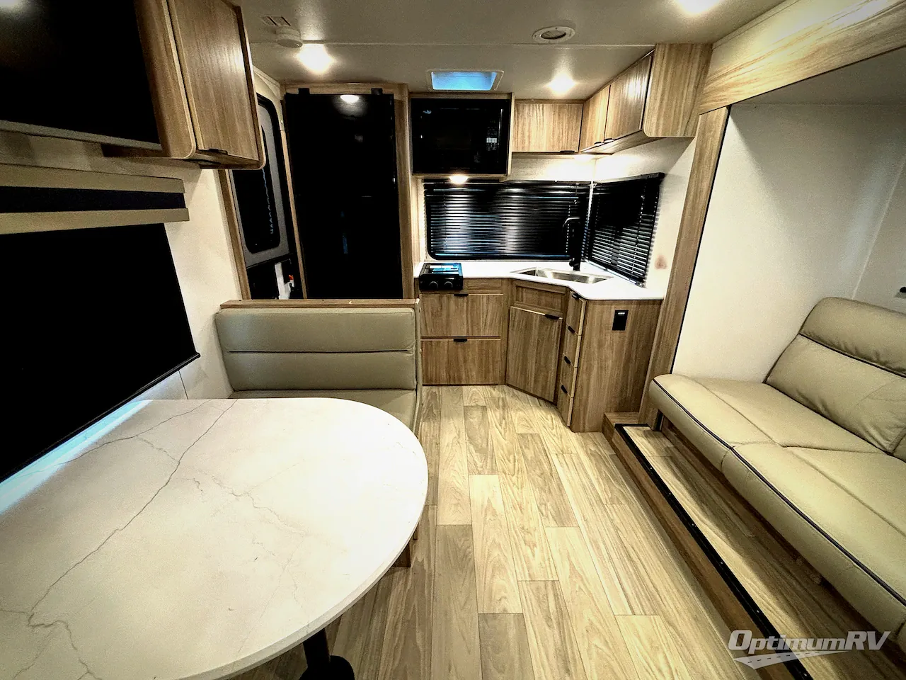 2025 Winnebago M-Series 2326RK - Photo 3