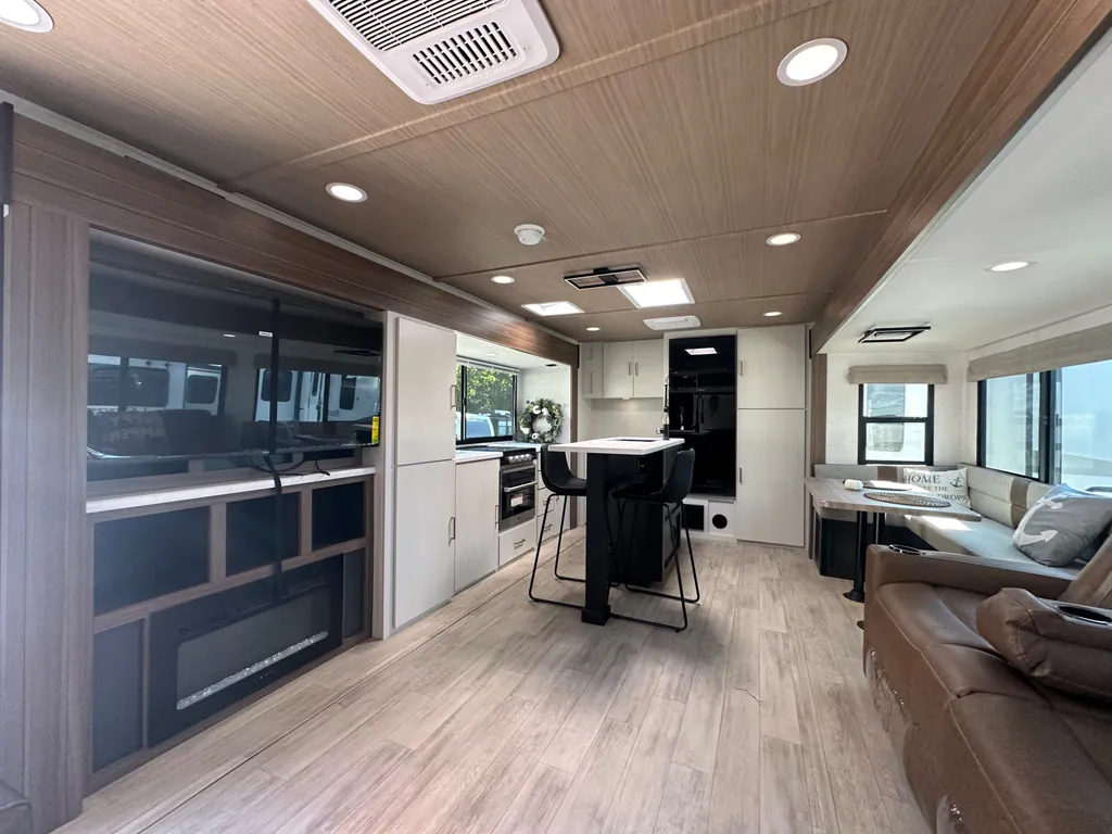 2026 Forest River Vibe 3400XL, Photos photo 4