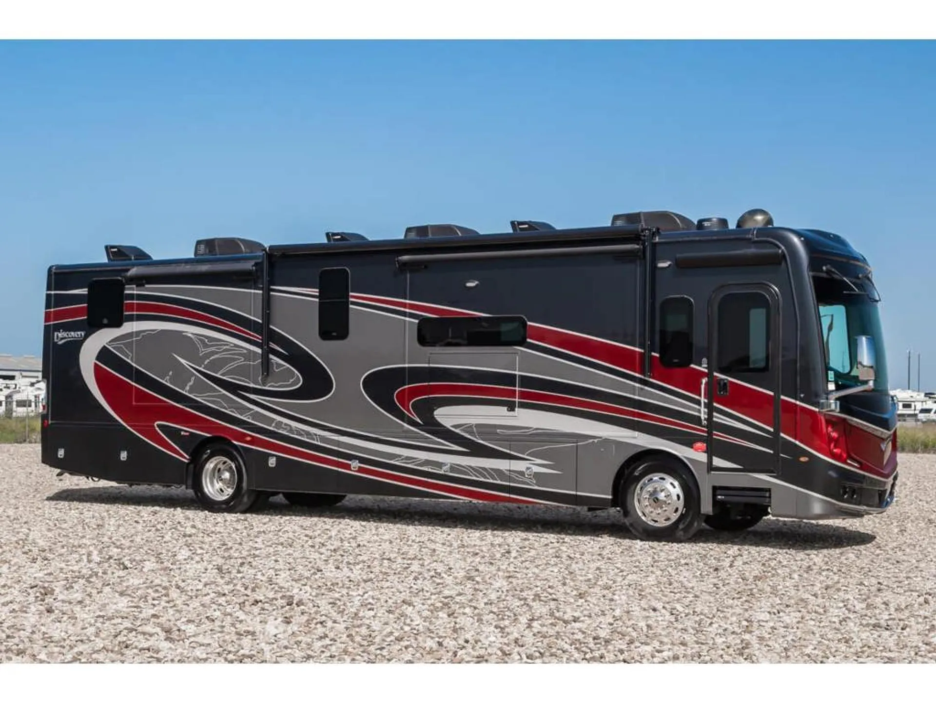 2024 Fleetwood Discovery 38N - Photo 2