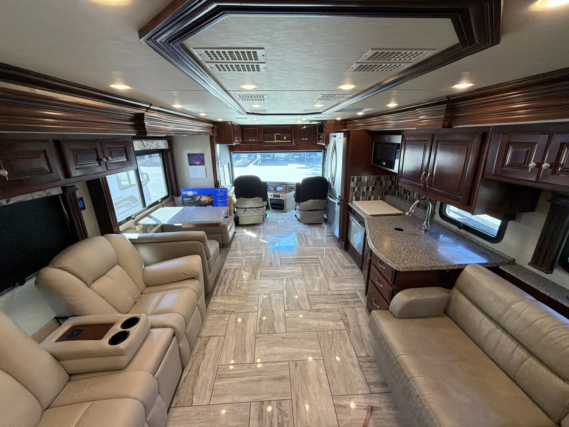 2017 Fleetwood Discovery LXE 40X — living area main