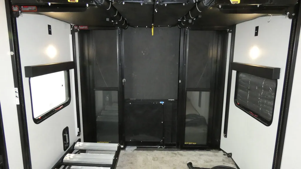 2023 Alliance RV Valor 42V13, Photos photo 31