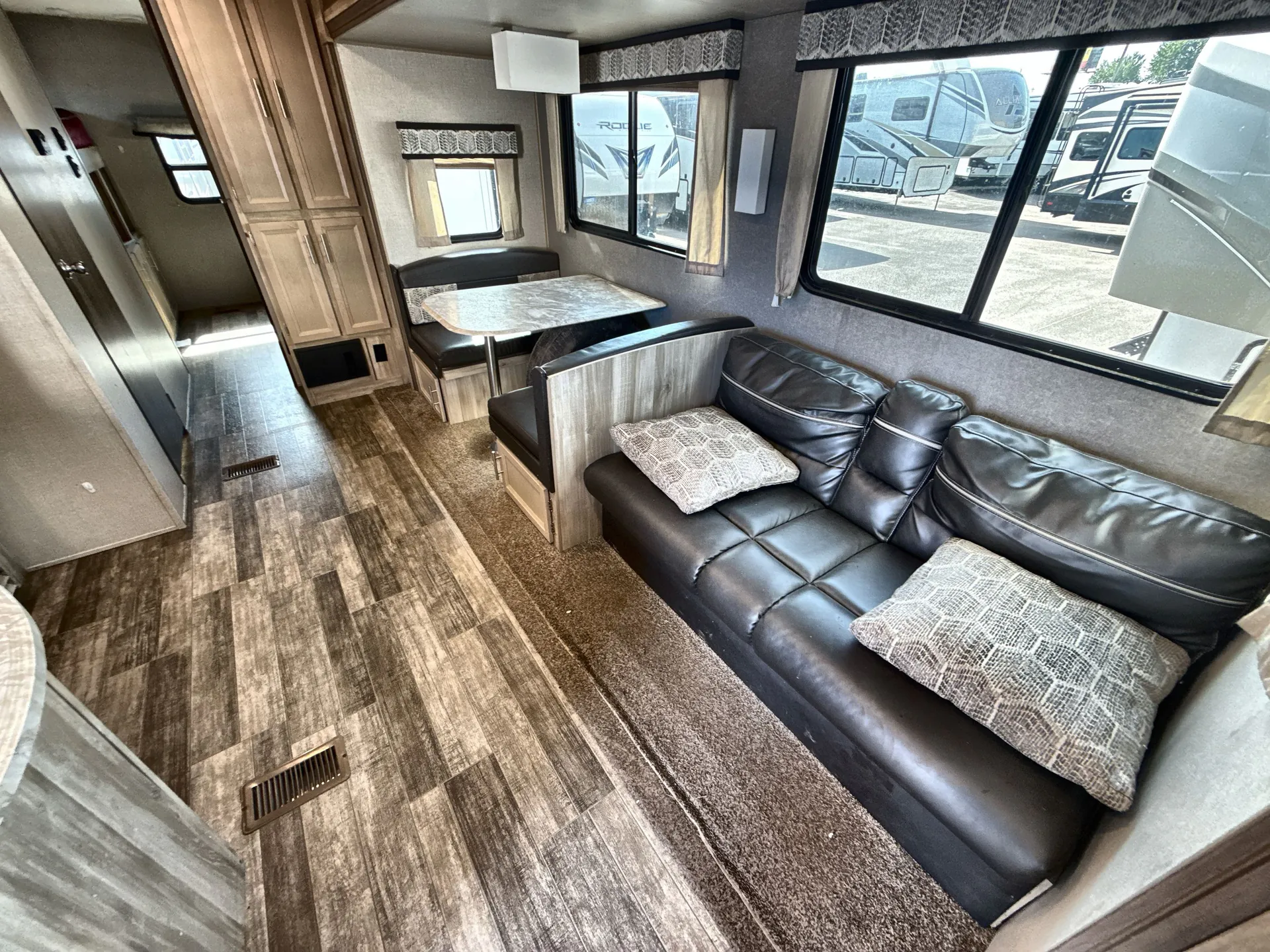 2021 Coachmen Catalina Legacy Edition 343BHTS — living area main