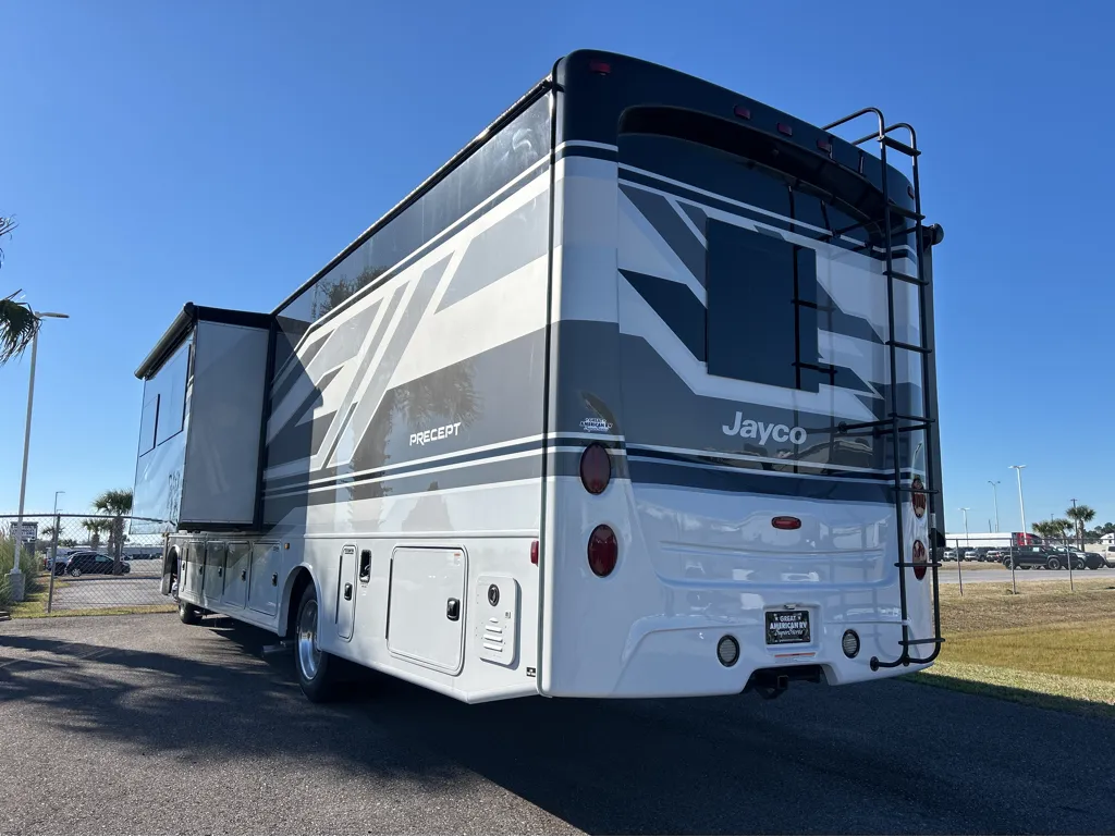 2026 Jayco Precept 34G - Photo 4