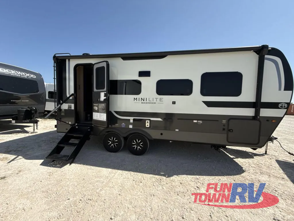 2027 Forest River Rockwood Mini Lite 2205S, Photos photo 4