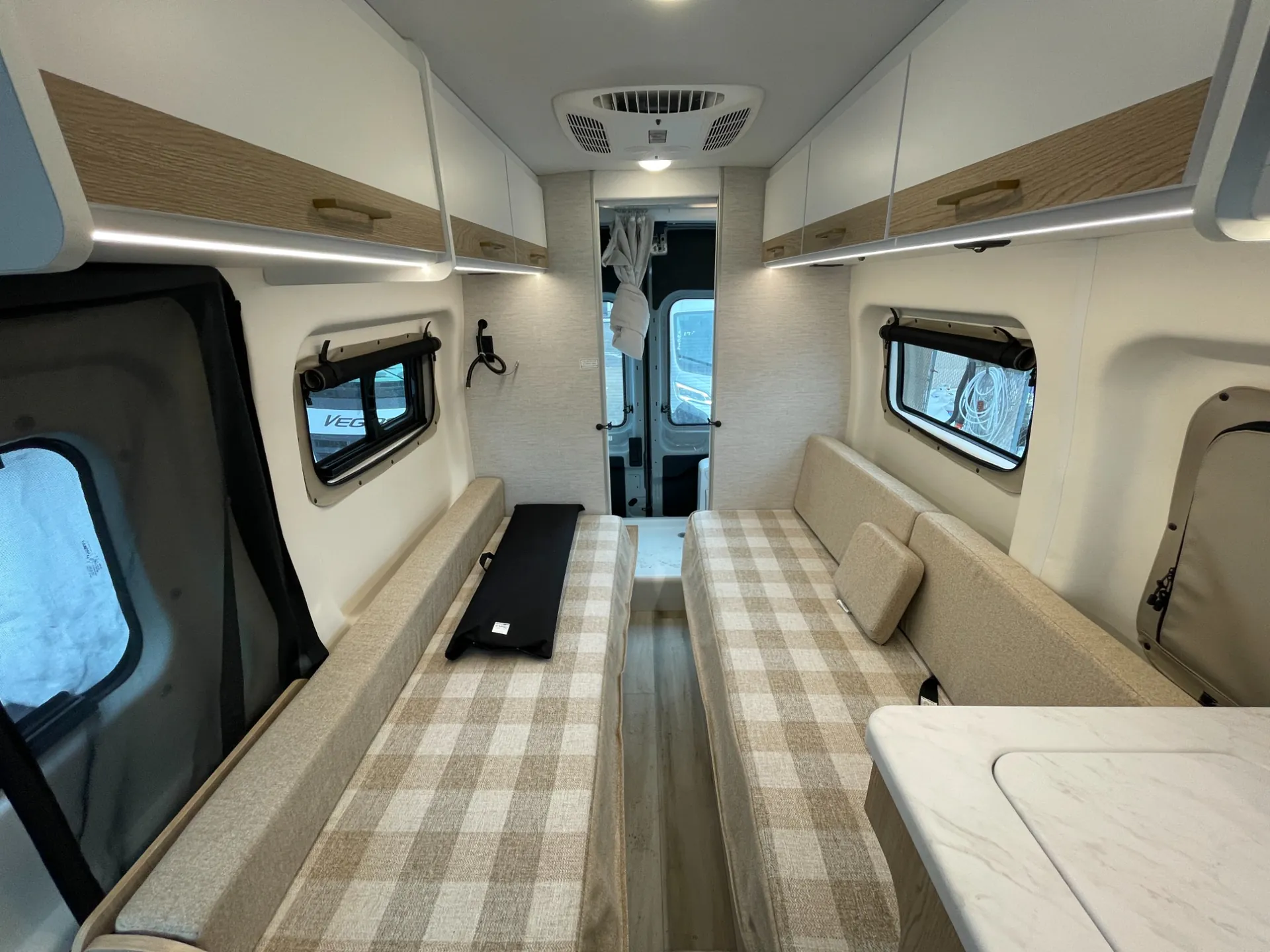 2026 Thor Motor Coach Eddie Bauer 19FA - Photo 3