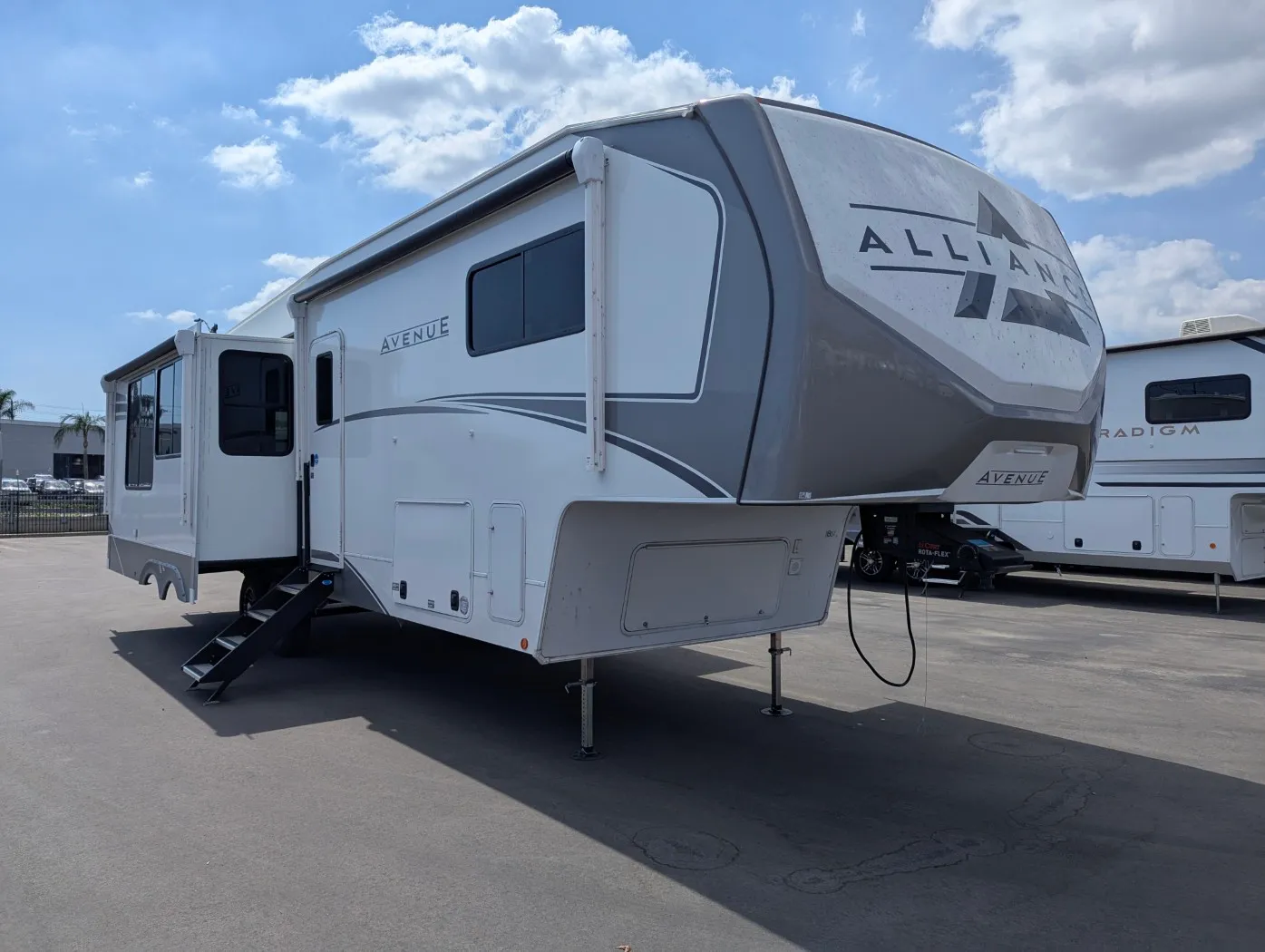 2026 Alliance RV Avenue 35RKS - Photo 2