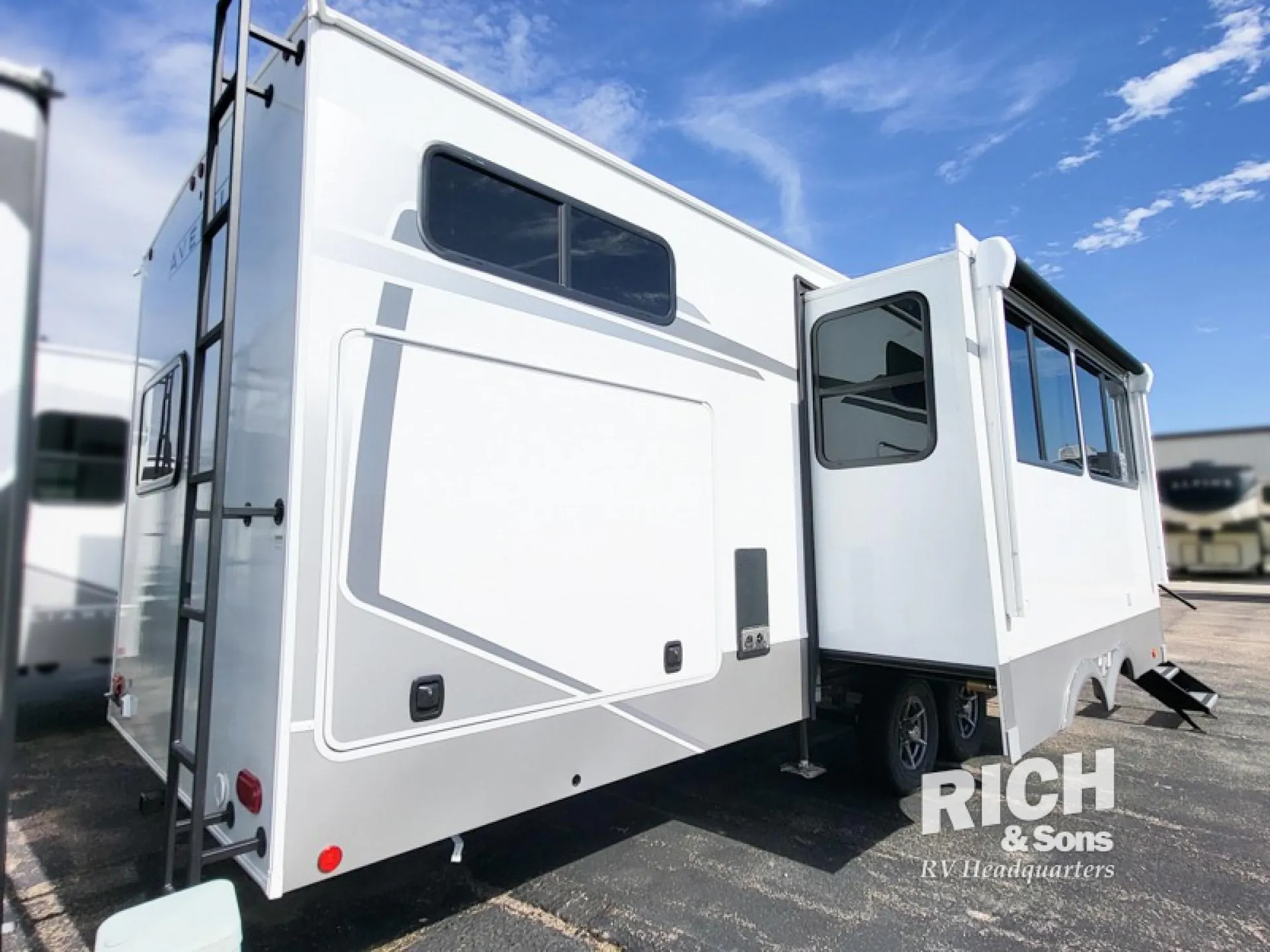 2026 Alliance RV Avenue 333BH - Photo 4