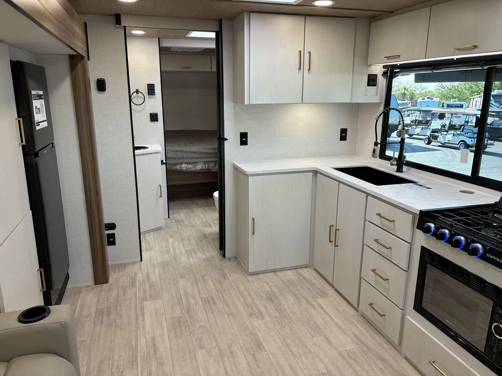 2026 Forest River Vibe Extreme Lite 2400RB, Photos photo 4