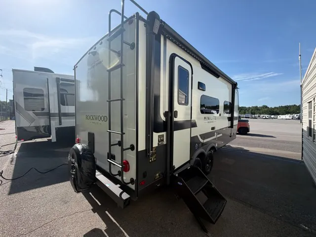 2027 Forest River Rockwood Mini Lite 2109S - Photo 4