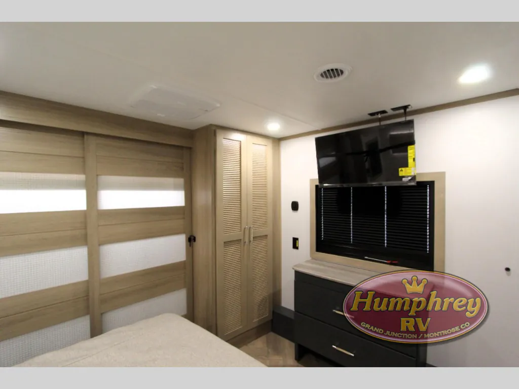 2025 Keystone Raptor 415, Photos photo 33
