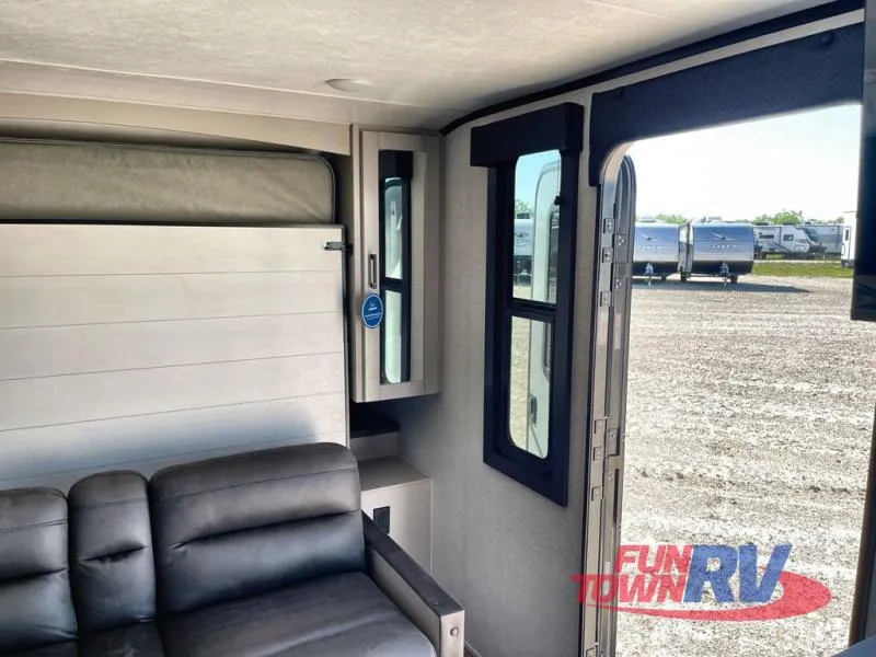 2026 Jayco Jay Feather 19MRK - Photo 4