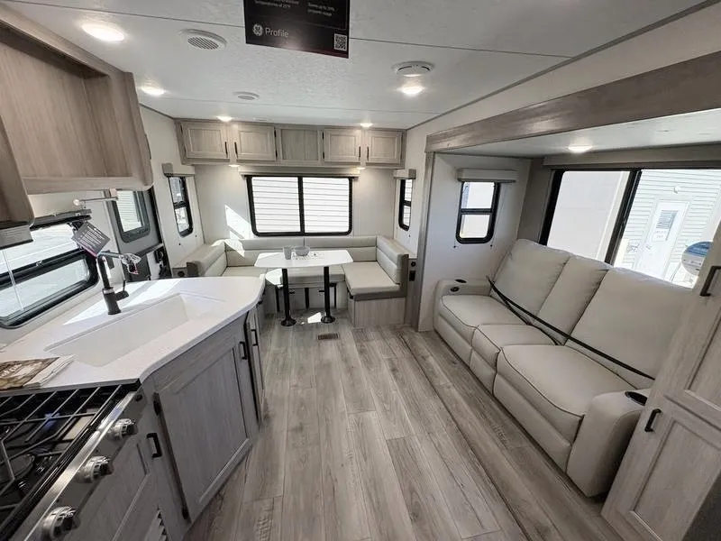 2026 Coachmen Catalina Summit Series 8 231MKS - Photo 3
