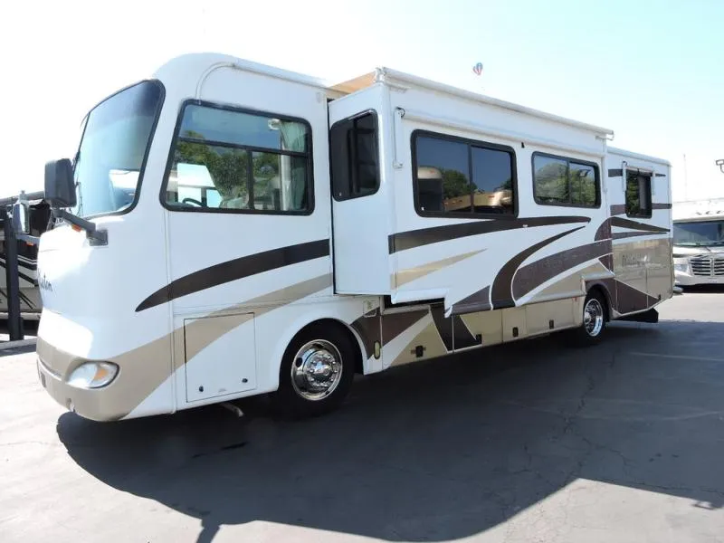 2004 Tiffin Motorhomes PHAETON 35RH - Main photo