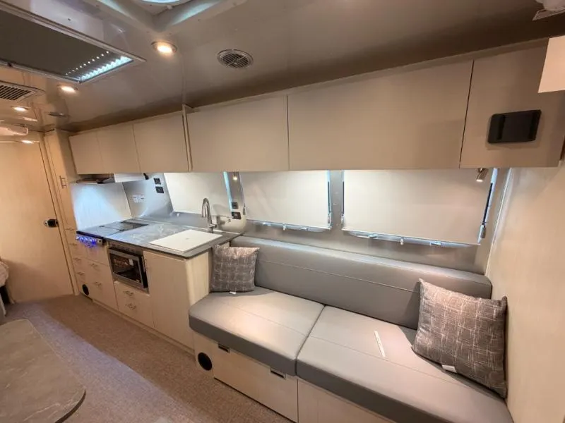 2026 Airstream Flying Cloud 30FB Bunk - Photo 2