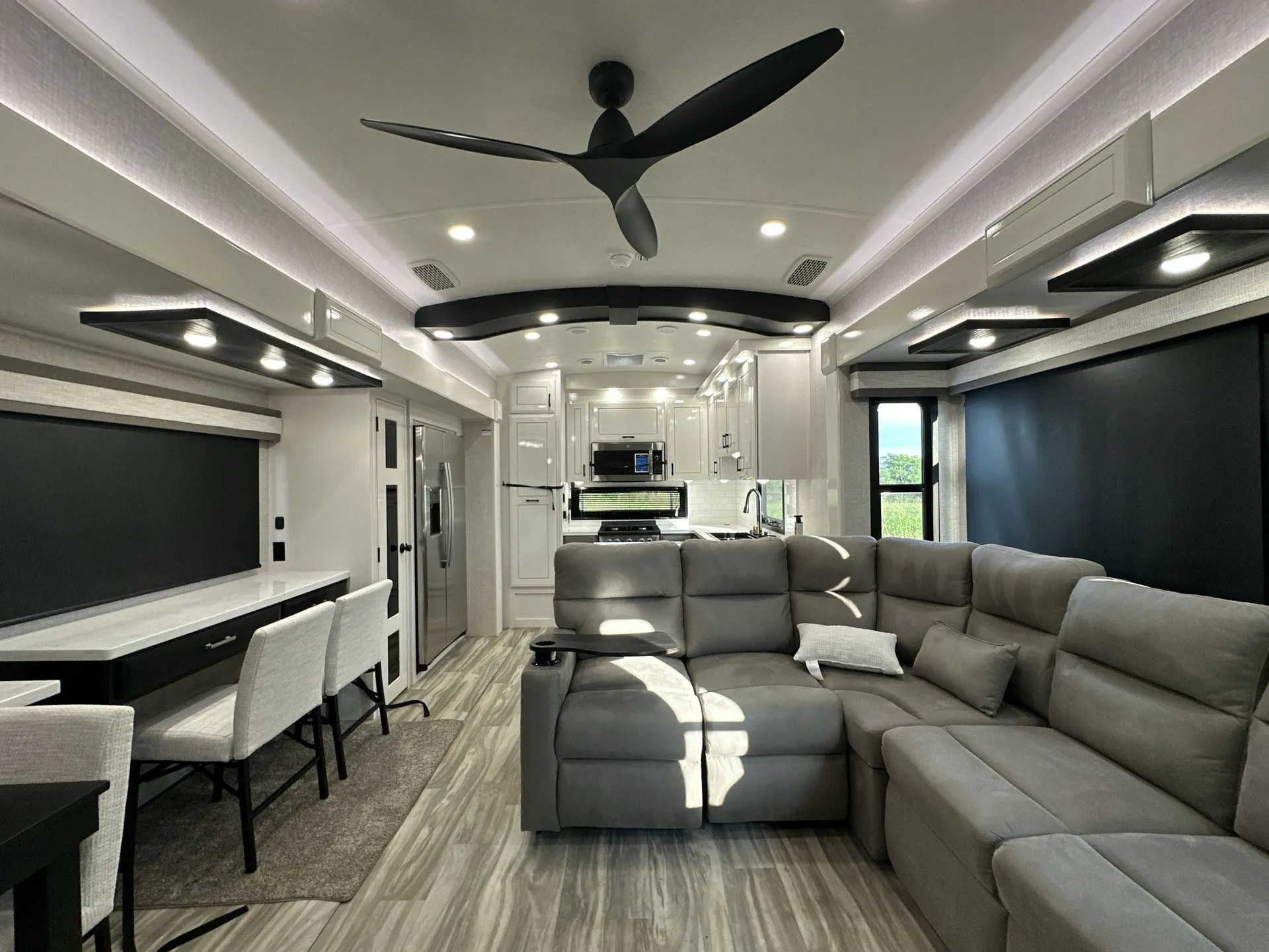 2025 Jayco Pinnacle 38FBRK — living area main
