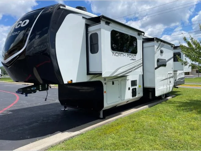 2026 Jayco North Point 382FLRB - Photo 4