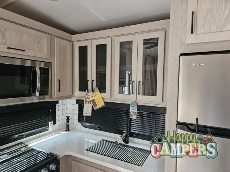 2023 Forest River Rockwood Signature 2442BS - Photo 3