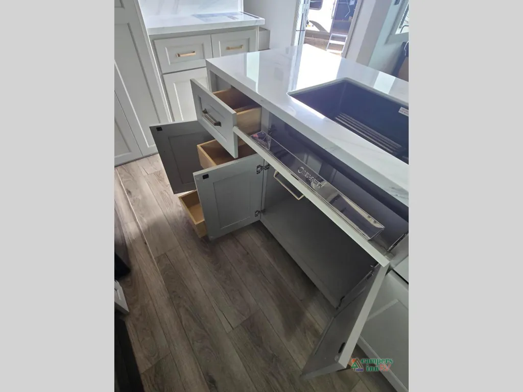 2026 Brinkley Model G 4100, Photos photo 25