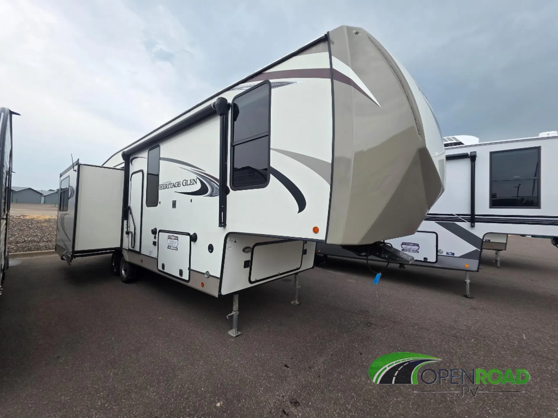 2021 Forest River Wildwood Heritage Glen 286RL dealer photo 1 from Open Road RV