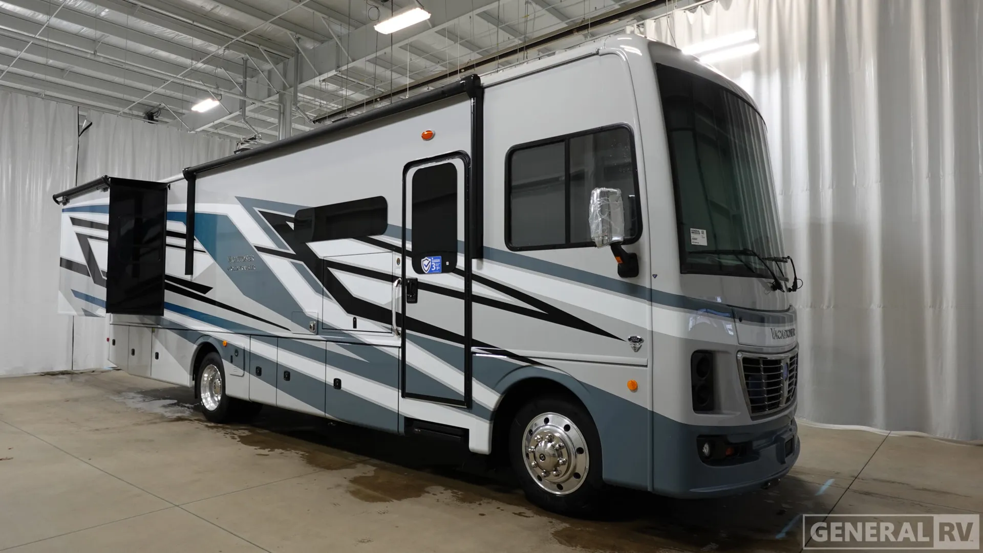 2026 Holiday Rambler Vacationer 33C - Photo 2