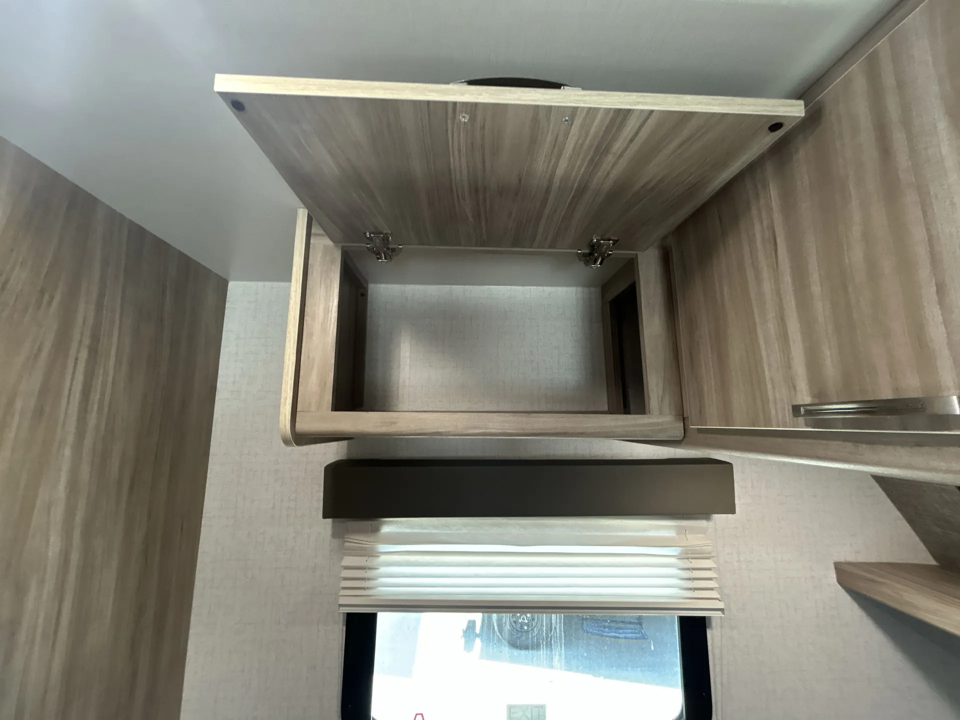 2022 Winnebago Minnie 2327TB dealer photo 9 from Camping World