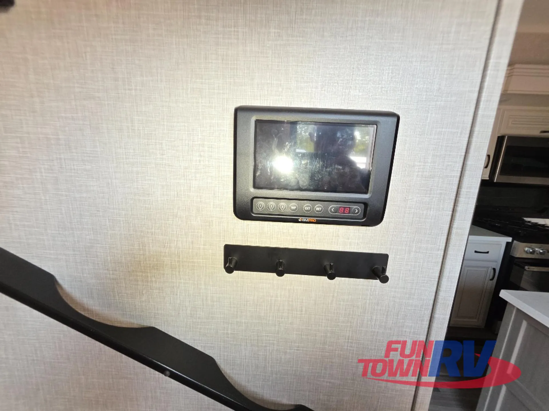 2024 Jayco North Point 382FLRB - Photo 3