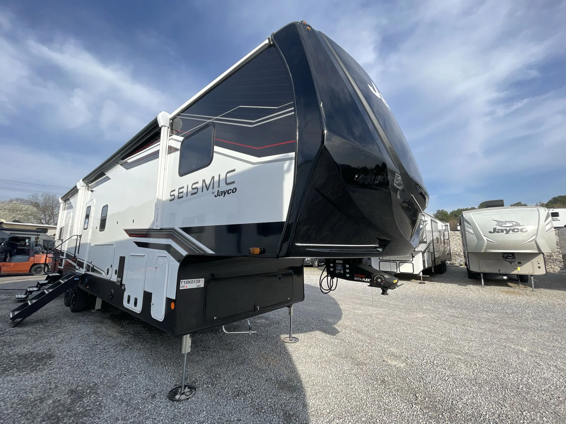 2026 Jayco Seismic 359 - Photo 2