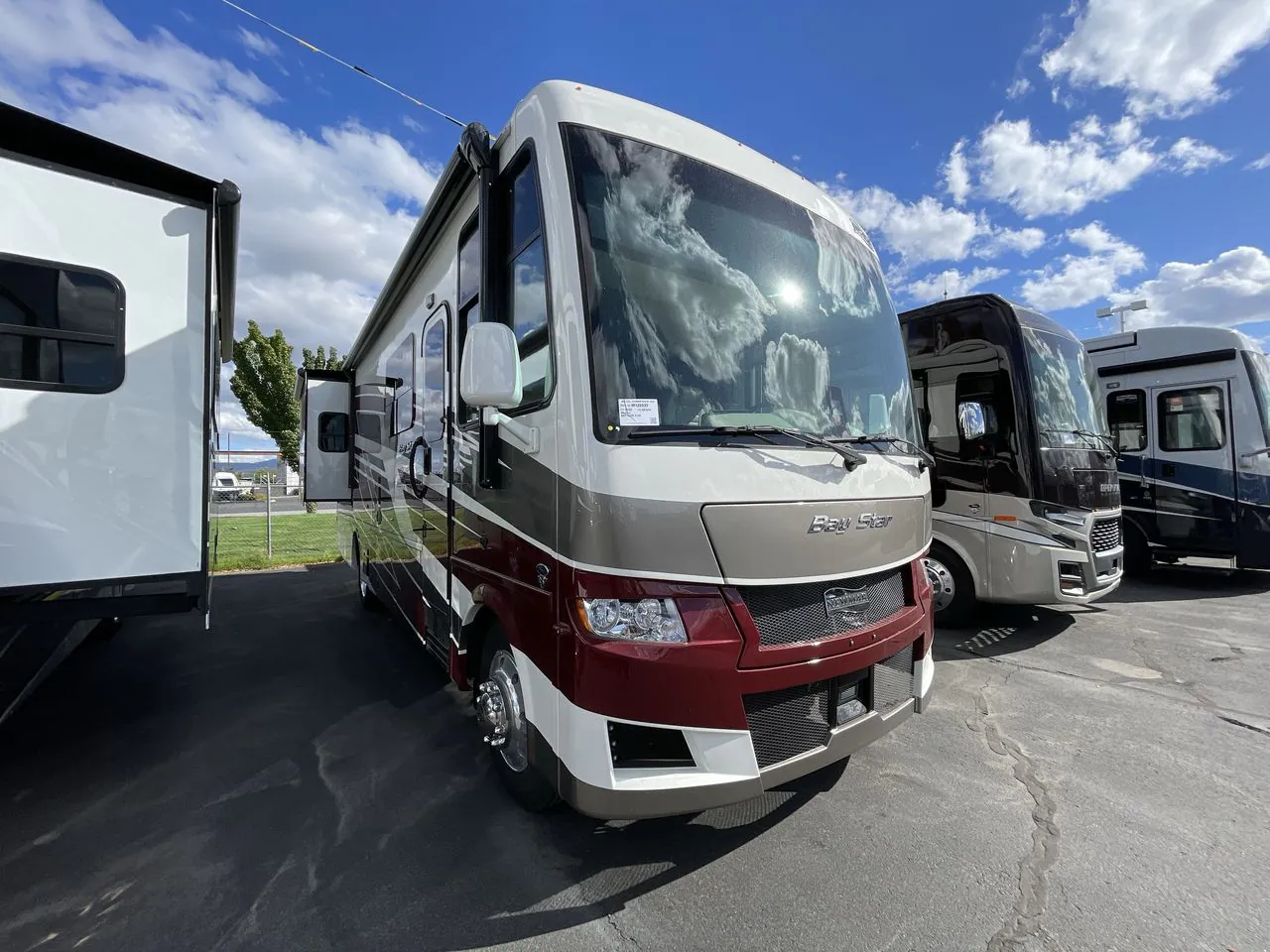 2026 Newmar Bay Star 3114 - Photo 2
