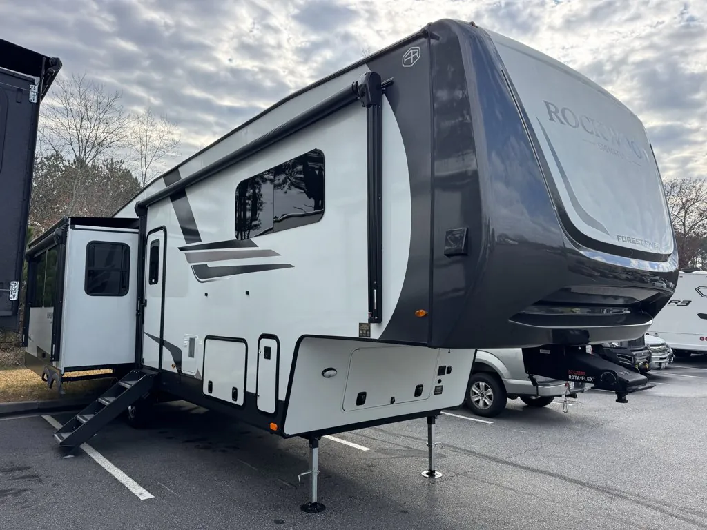 2026 Forest River Rockwood Signature R371RK - Photo 2