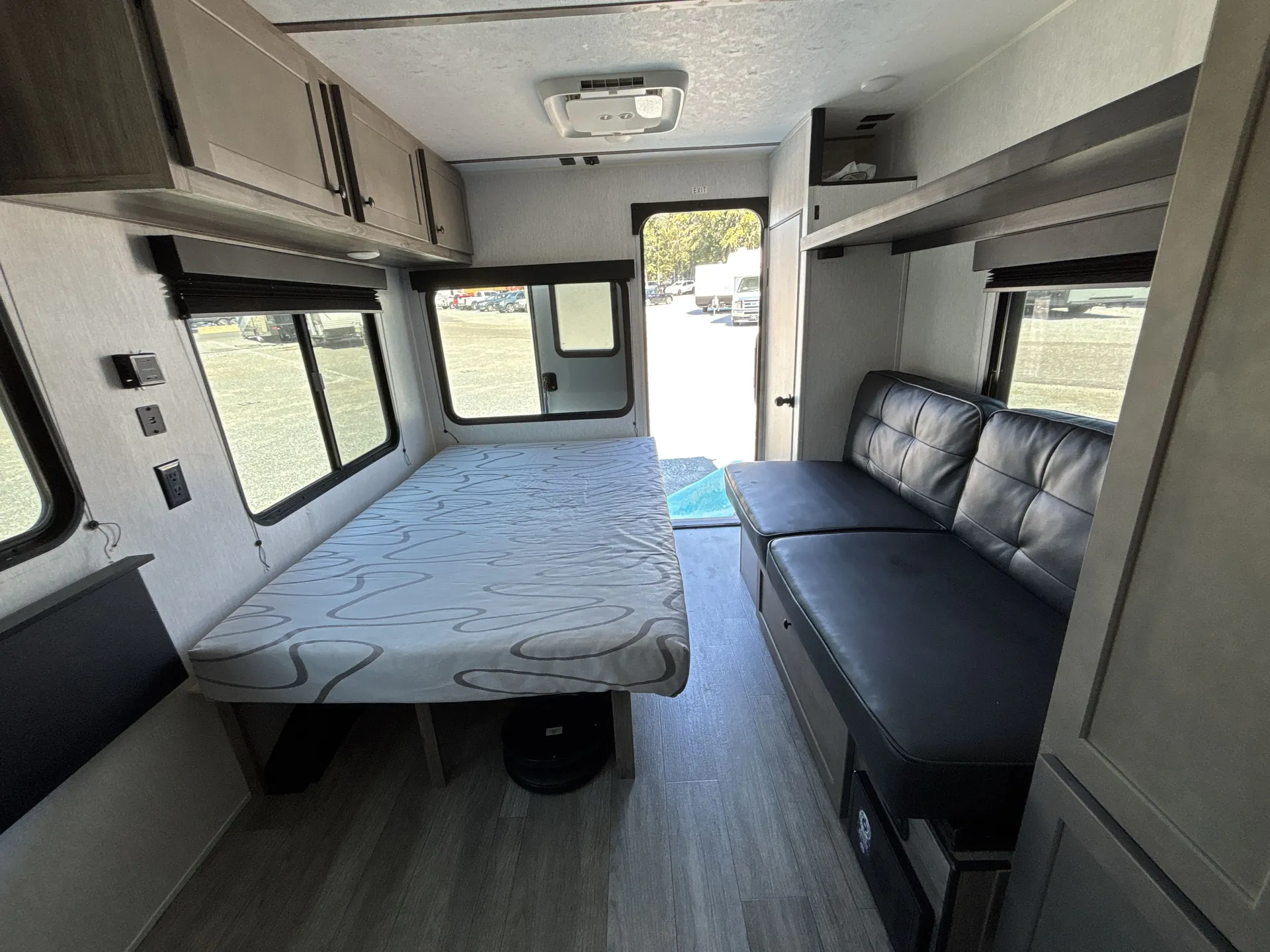 2024 Wayfinder Go Lite CLOUDBREAKER — living area main
