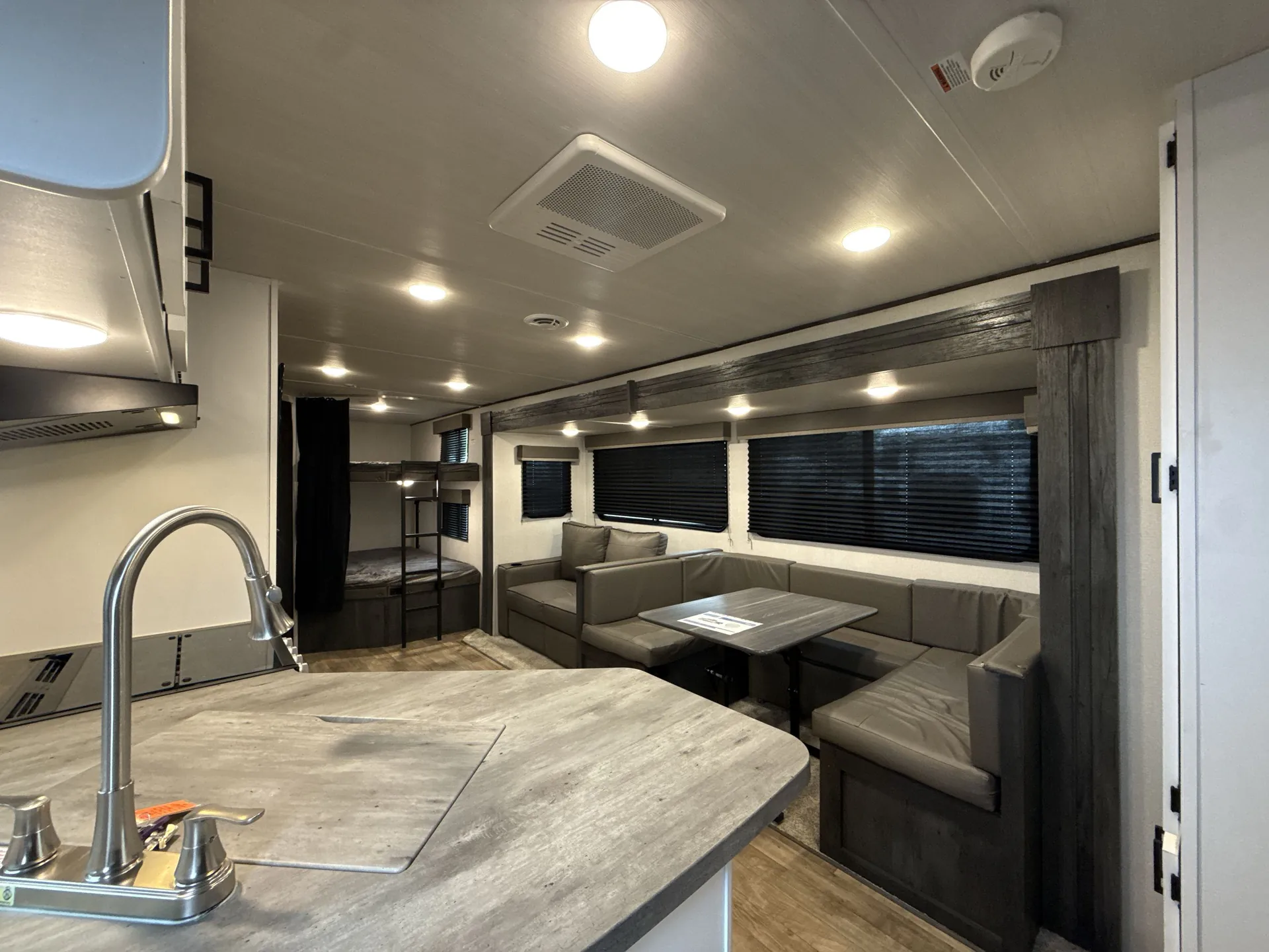 2022 Keystone Hideout 28BHSWE — living area main