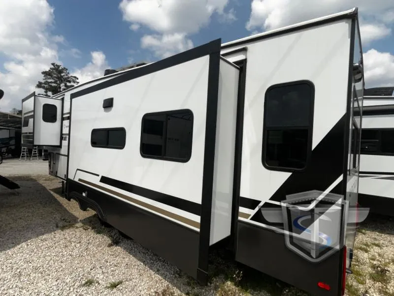 2026 Keystone Arcadia 3260RL - Photo 4