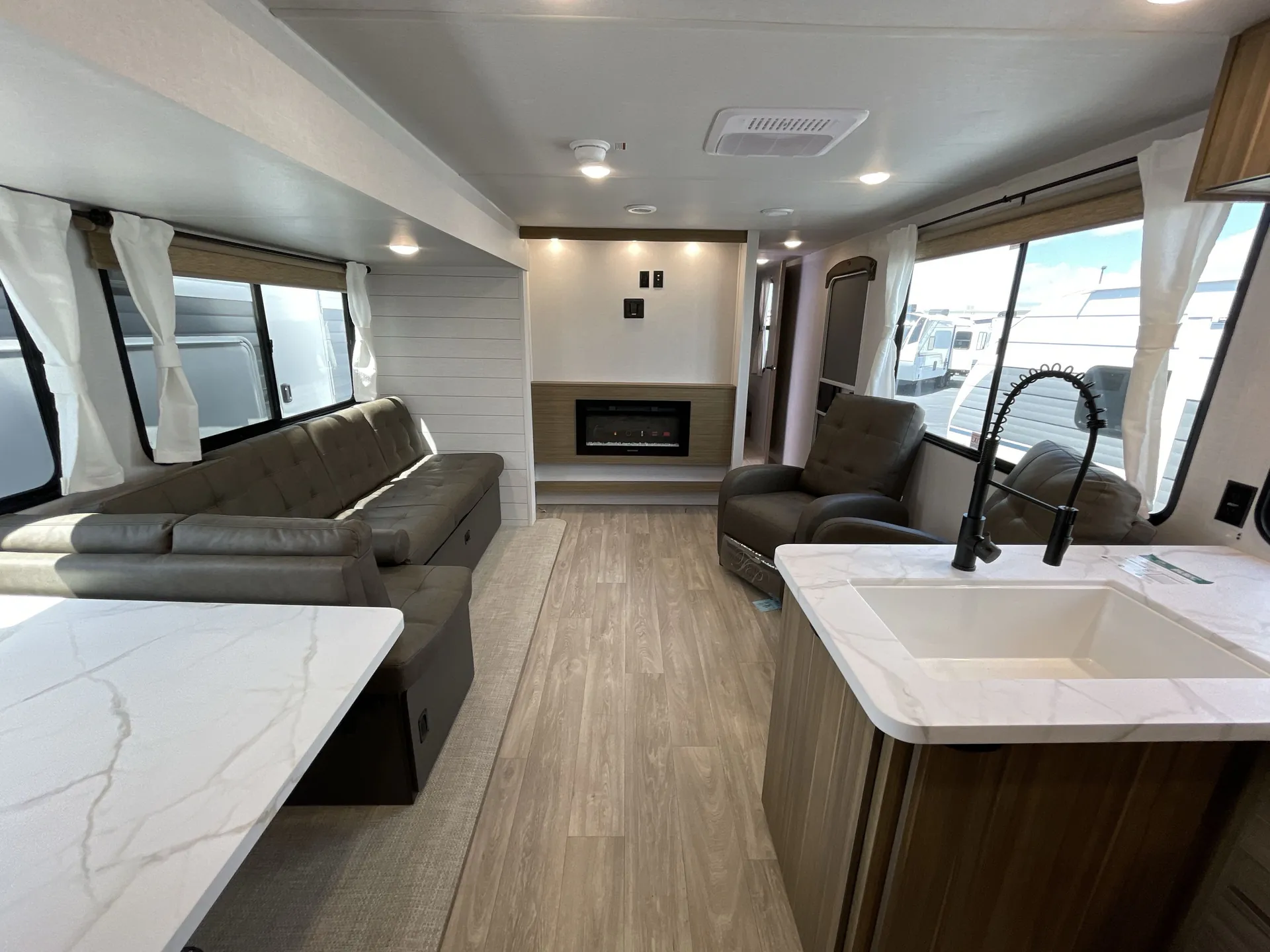 2027 Forest River Salem 27RK — living area main