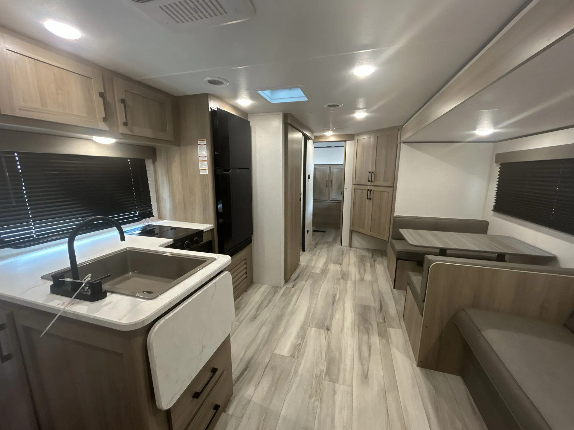 2025 Keystone Coleman 27B — living area main