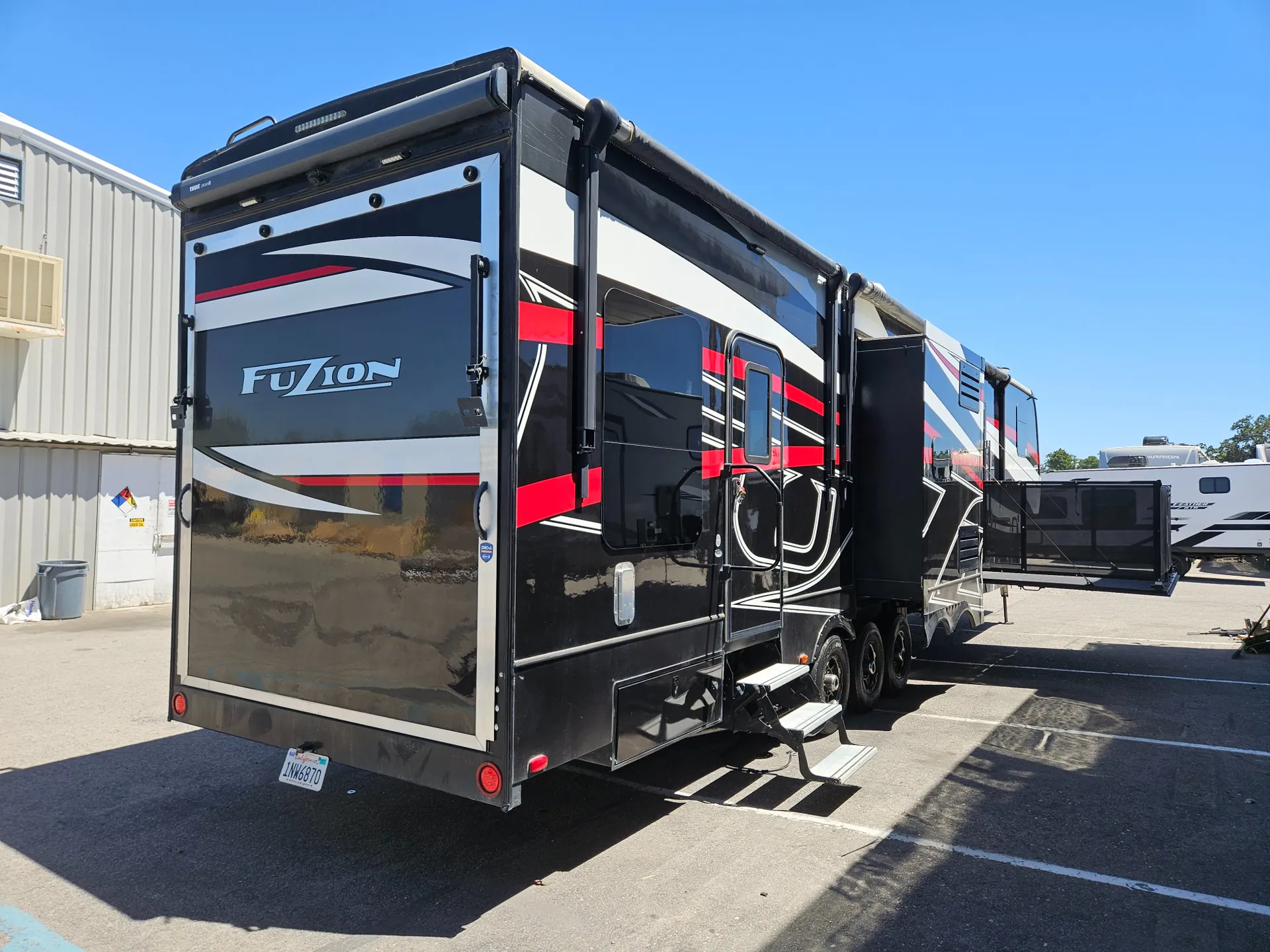 2018 Keystone Fuzion 424 - Photo 3
