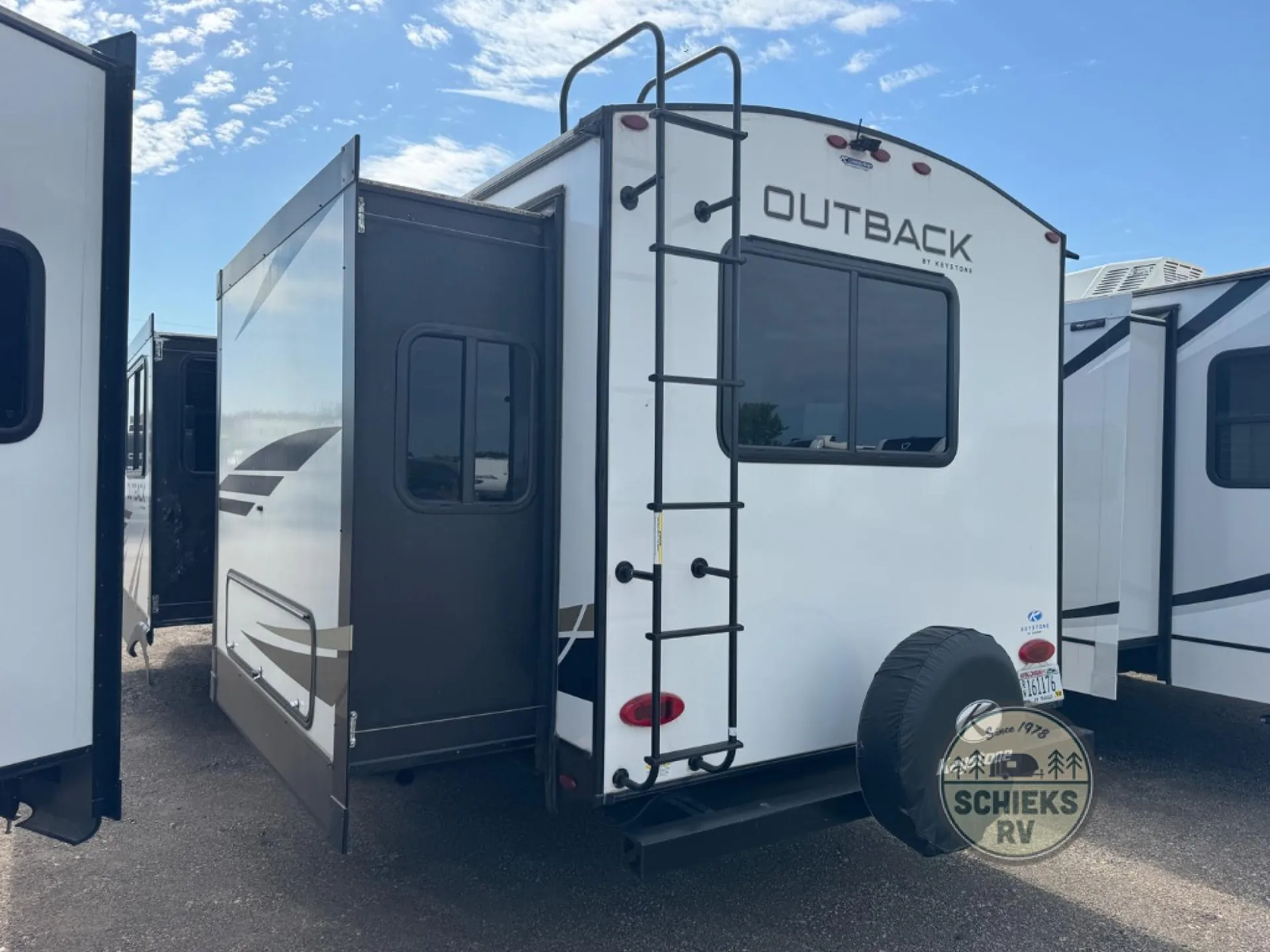 2023 Keystone Outback Ultra-Lite 271UFK - Photo 4