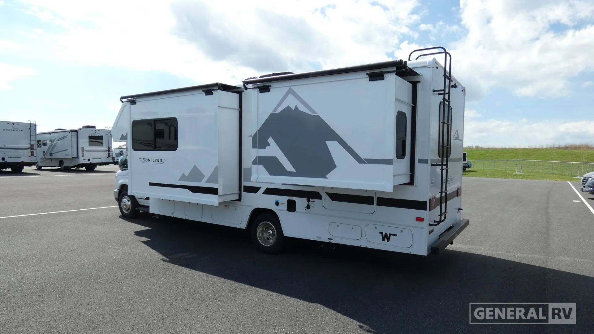 2027 Winnebago Sunflyer 26FE - Photo 4