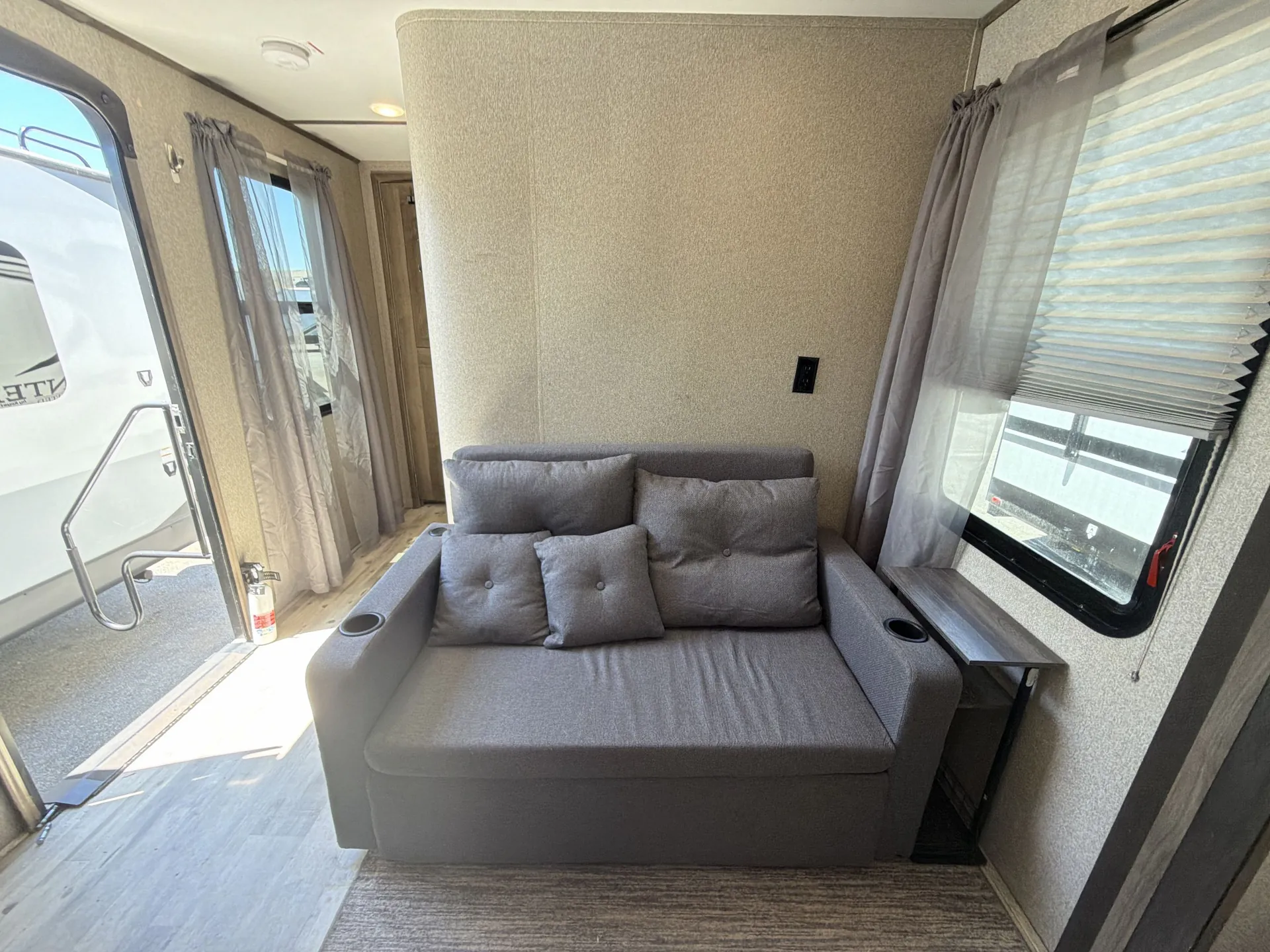 2019 Keystone Sprinter Limited 333FKS — living area main