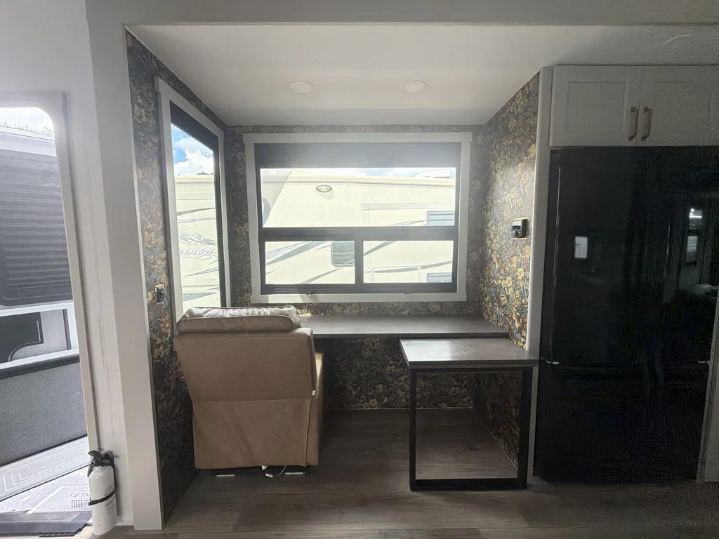 2025 Brinkley Model G 3950, Photos photo 12