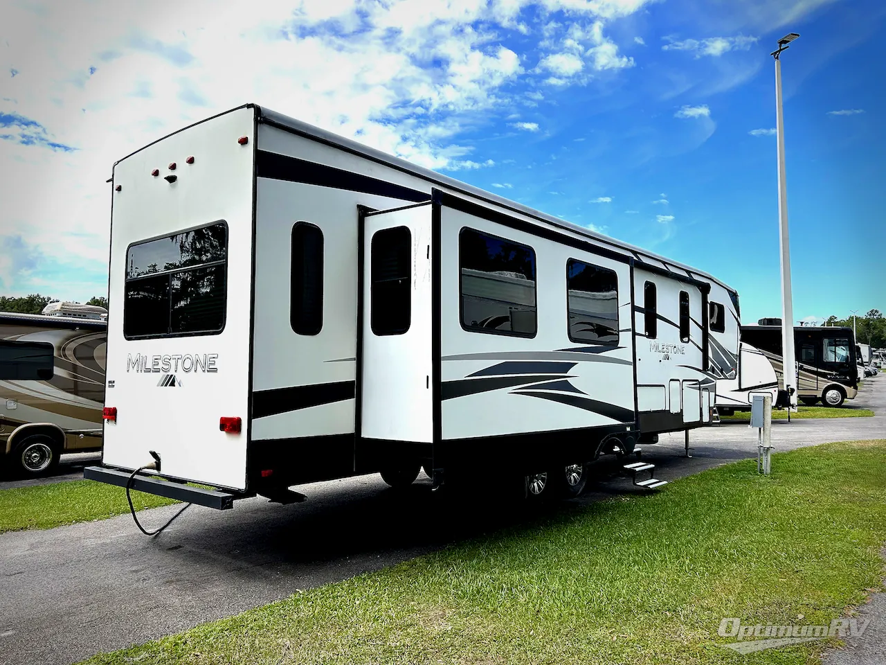 2019 Heartland Milestone 377MB